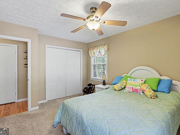18th image of 542 Eastern Cross Ln