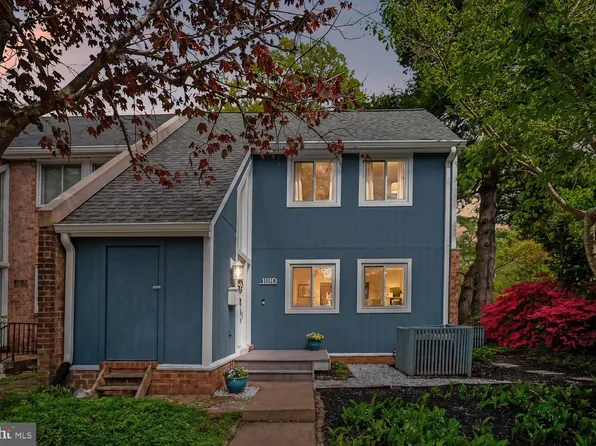 11110 Forest Edge Dr, Reston, VA 20190