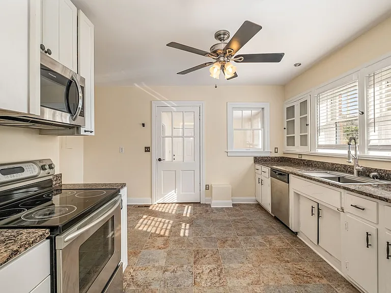 1337 Meridian St — Photo 9