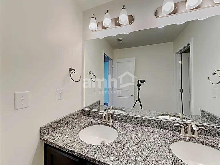 409 Levon Ct — Photo 24