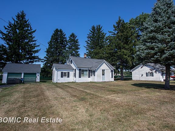 2nd image of 3977 Busch Rd