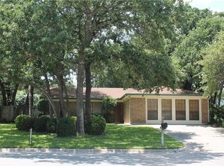 801 Timberoaks Dr, Azle, TX 76020