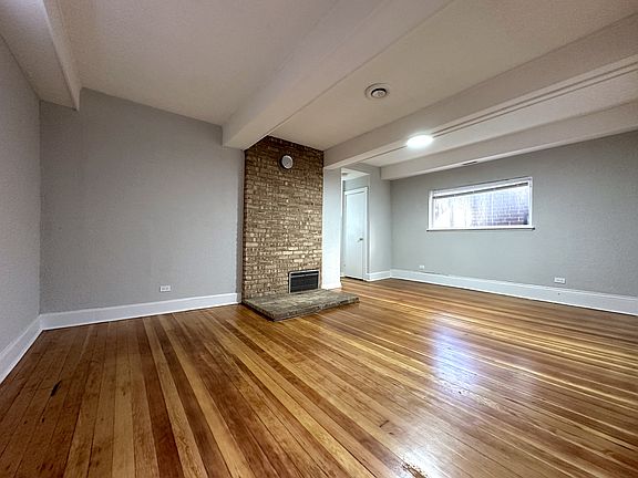5th image of 2052 N Dayton St #6105634