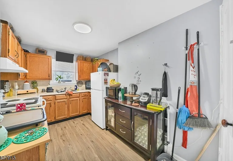 137 Belvidere Ave — Photo 3