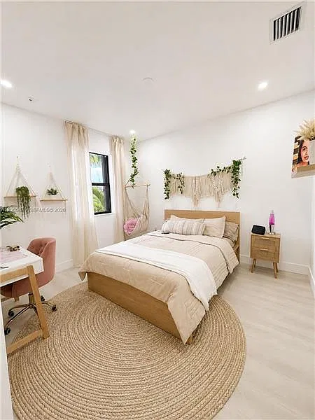 4 bed, 3.5 bath, 2642 sqft, $5,500 — Photo 4