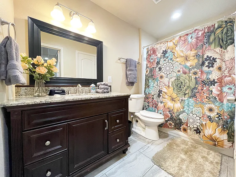2205 Red Oak Ln — Photo 25