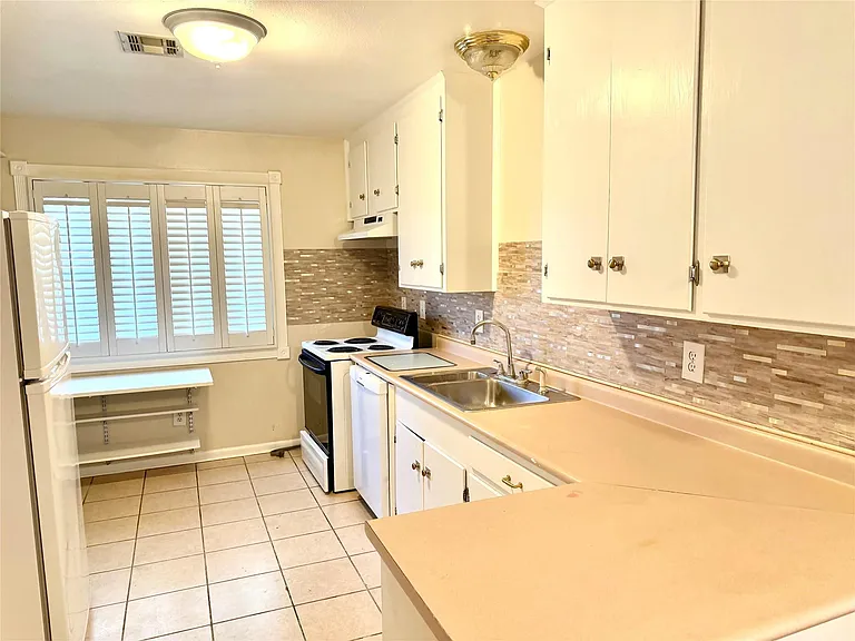 4275 Bethel Blvd — Photo 11
