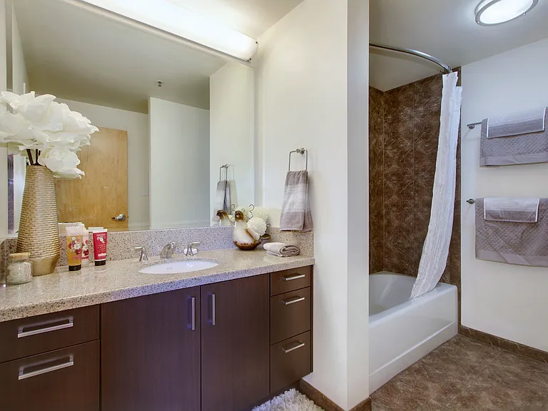 1818 L St #515 — Photo 35