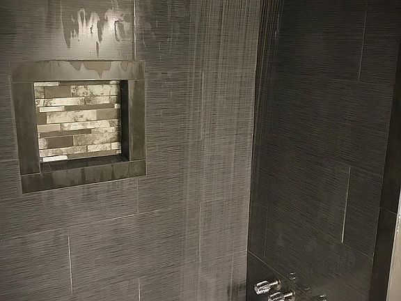 4th image of 2616 Chelwood Park Blvd NE #B