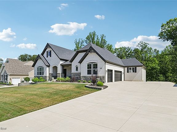 4th image of 2883 Galway Dr