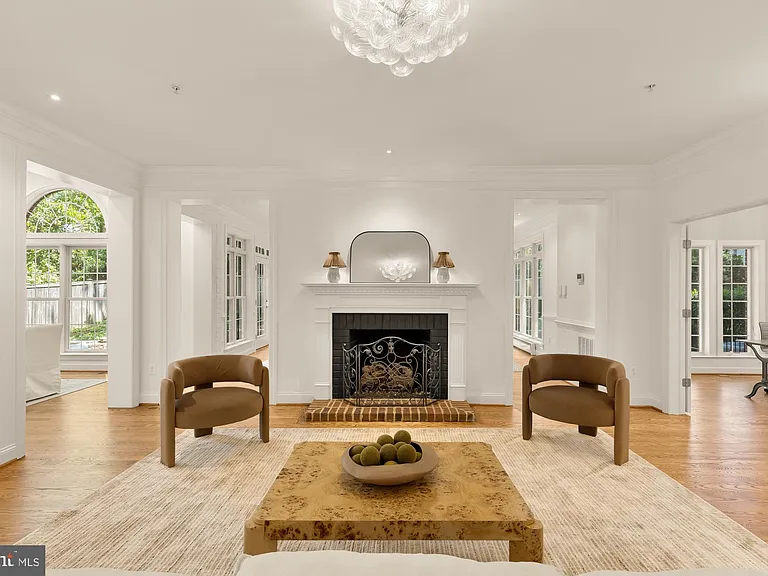5501 Montgomery St — Photo 7