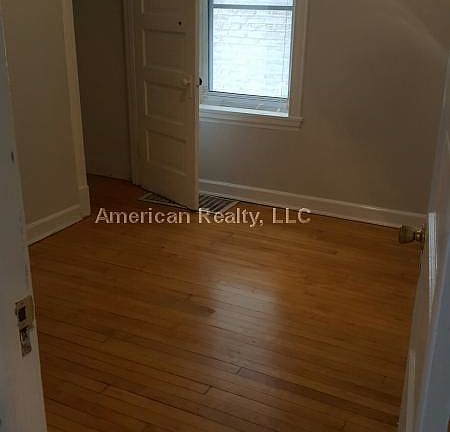 2nd image of 5438 N Ashland Ave