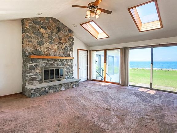 4th image of 15 Summer Haven Dr