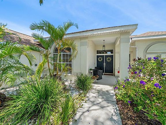 3rd image of 4732 Meadowview Cir