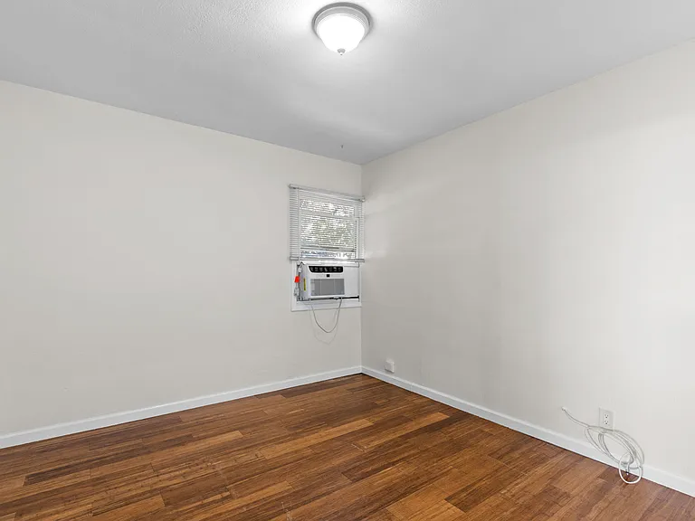 1119 N Genesee Ave #1 — Photo 10
