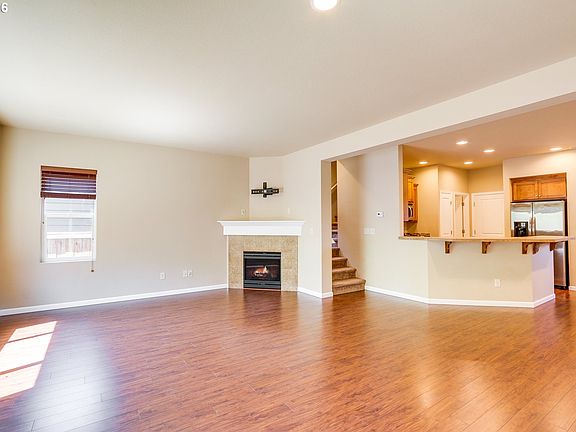4th image of 3996 SE Discovery St