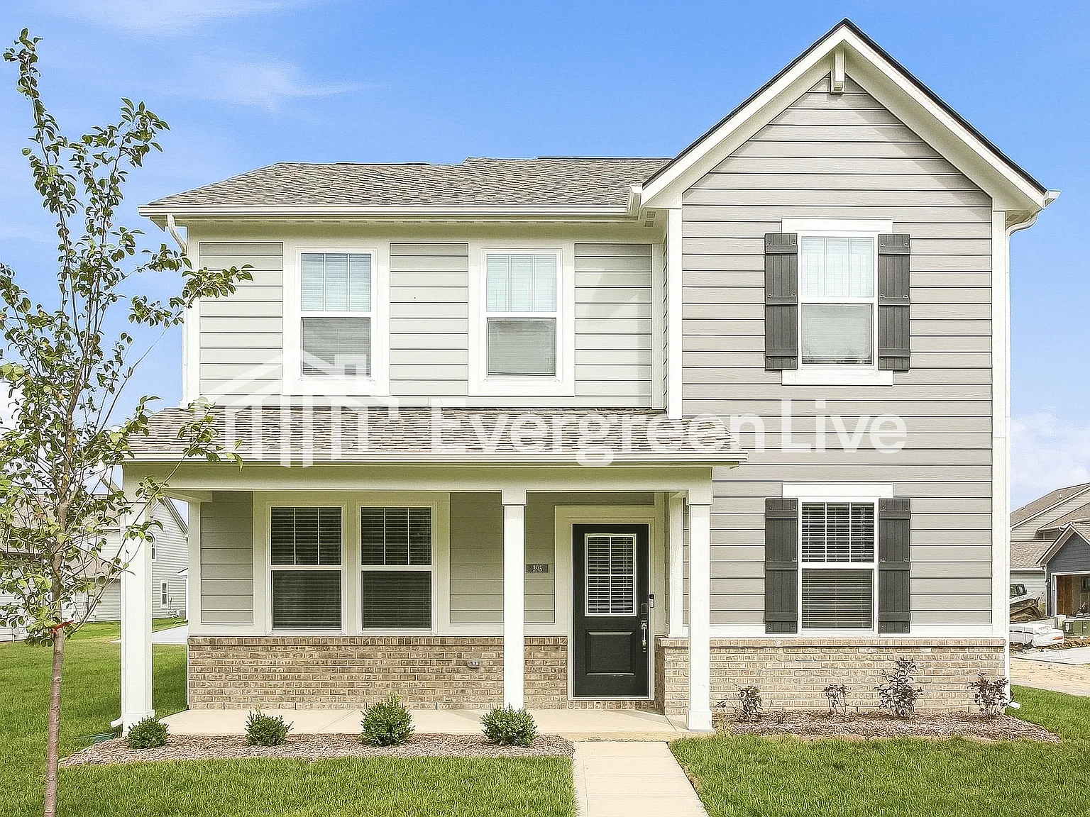 4 bed, 3.0 bath, 2329 sqft, $2,190 — Photo 1