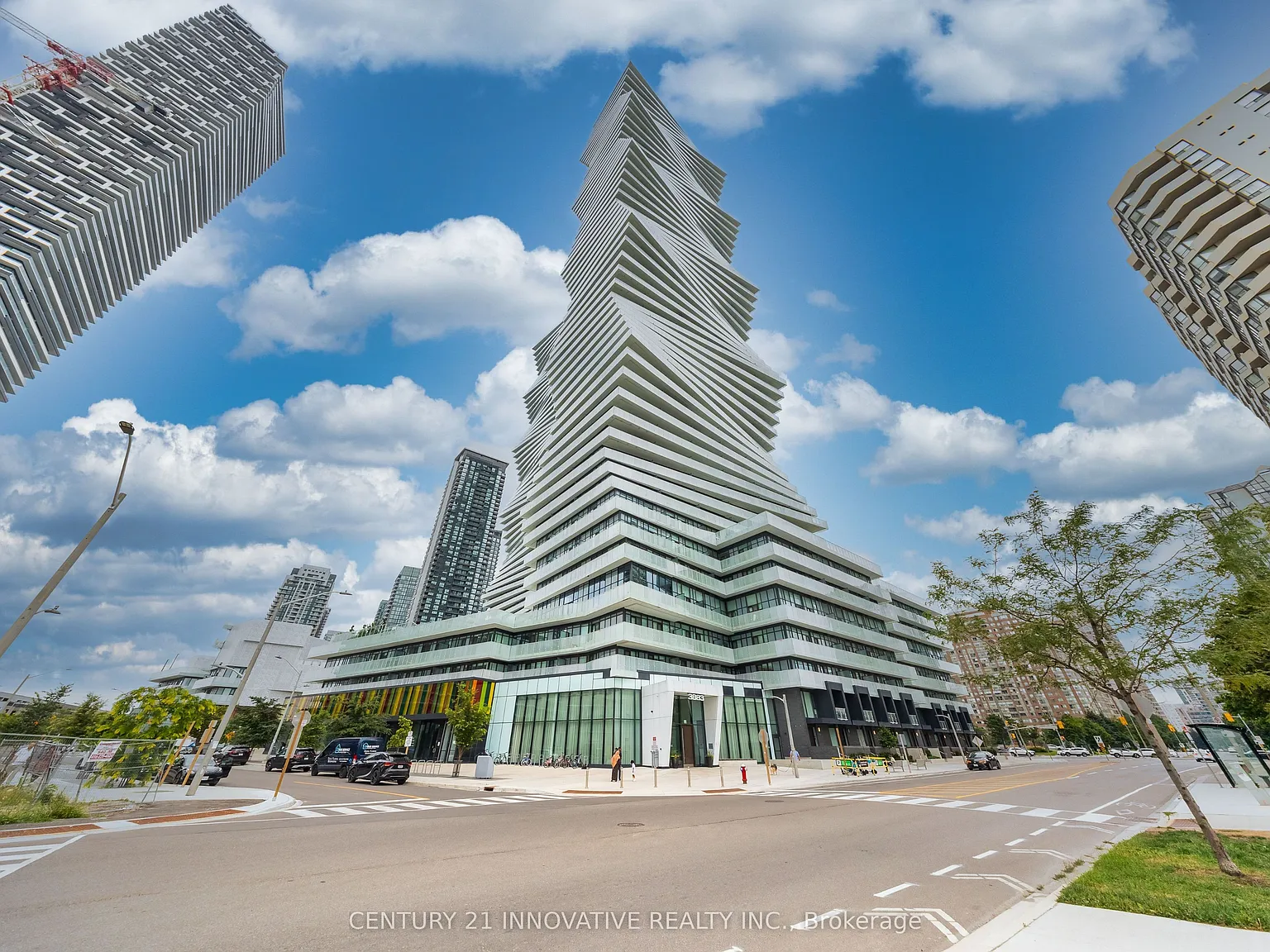 M City 2 Condominium — Photo 2