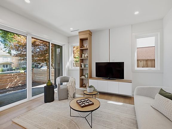4th image of 3018 E 19th Ave #1