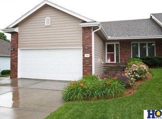 5241 Hallshire Rd, Lincoln, NE 68516