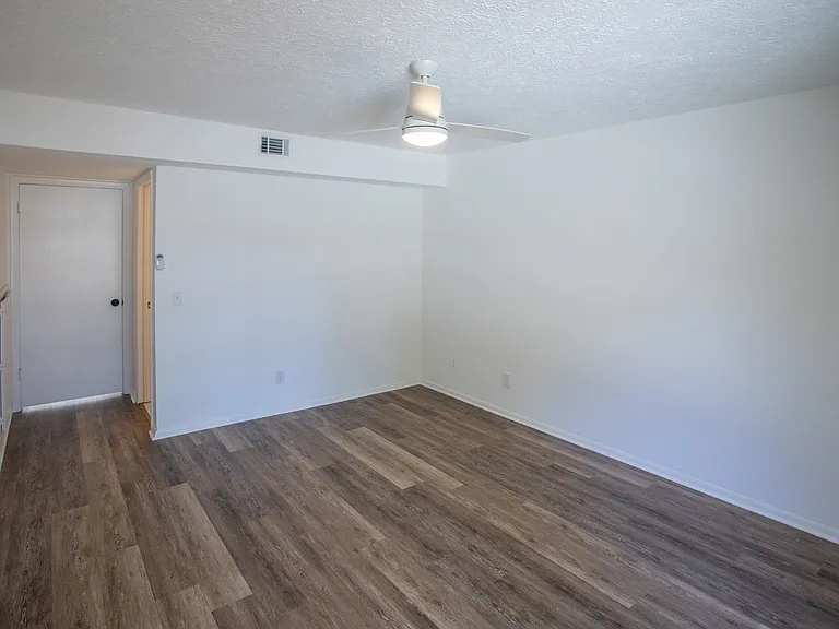 12825 Stillwood Dr — Photo 11