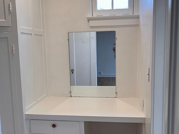 5th image of 500 W Franklin St APT 17