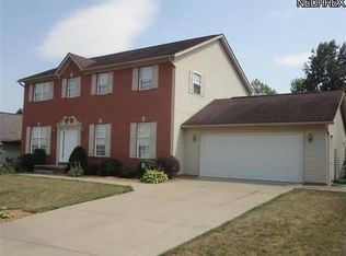 534 Donald Dr SW, New Philadelphia, OH 44663