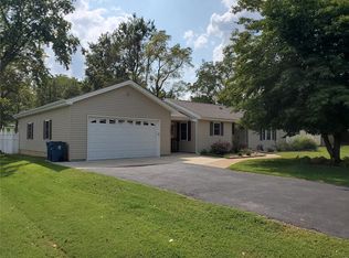 6808 Weber Rd, Saint Louis, MO 63123