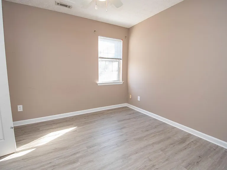 116 Sagamore Ln — Photo 7