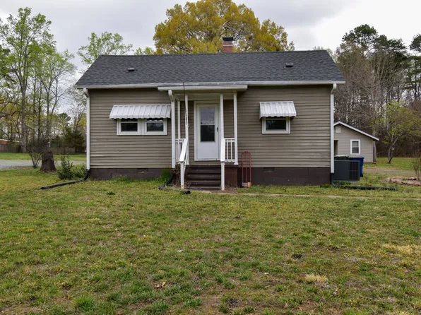 312 W Steele St, Gibsonville, NC 27249