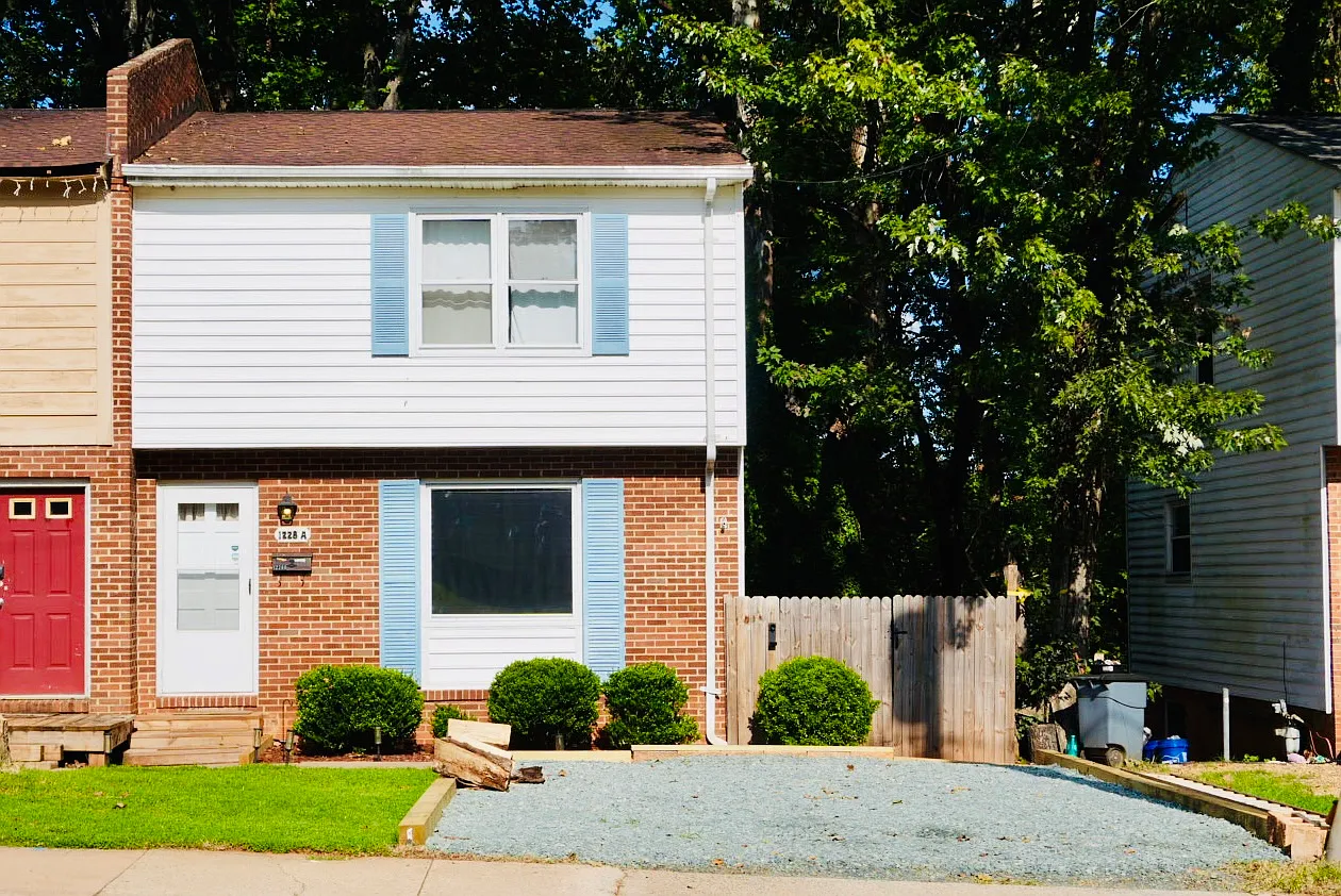 1228 Holmes Ave — Photo 1