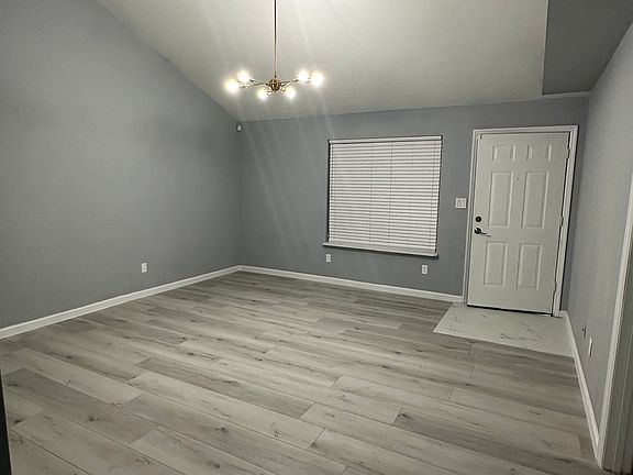 4th image of 3125 Pontiac Dr #2