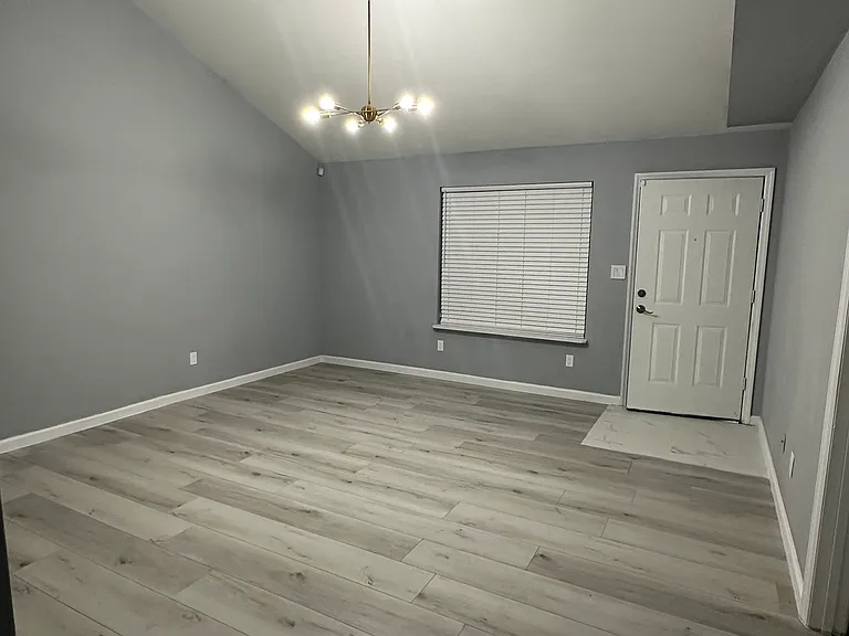 3125 Pontiac Dr #2 — Photo 4