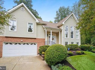 15918 Edgewood Dr, Dumfries, VA 22025