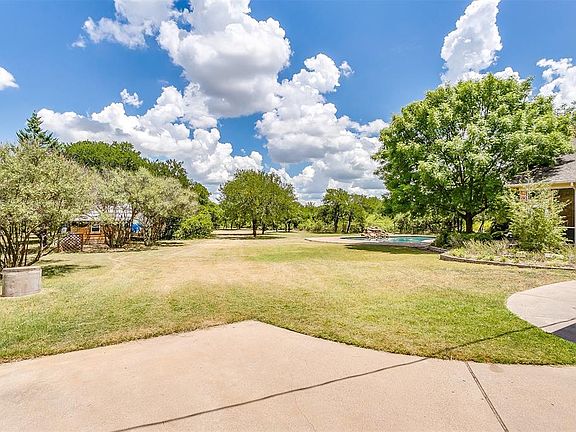 5th image of 105 Viannah Dr