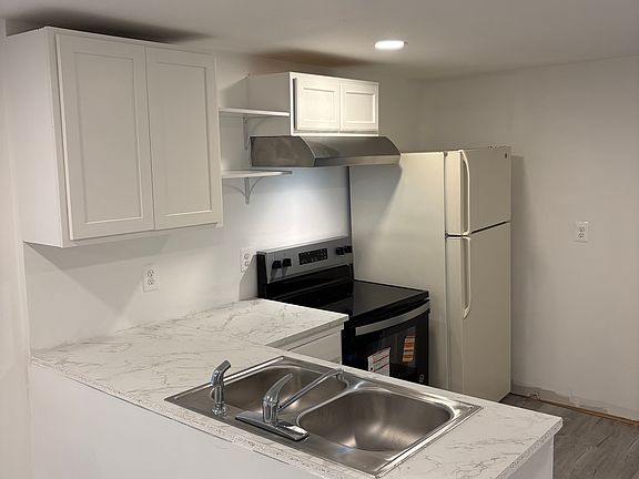 3rd image of 20 Potomac St #1