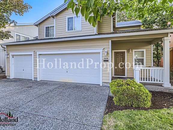 4th image of 1579 SE Gerhard Dr