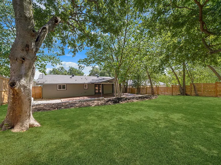 6810 Bryn Mawr Dr — Photo 32
