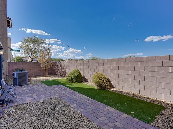 4th image of 10068 Emerald Edgewater Ct