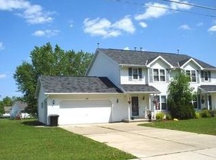 1548 Cardinal Ln, Howard, WI 54313