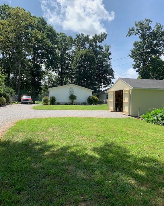 1st image of 825 Lake Point Dr