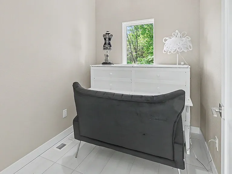 1507 Shady Brook Ln — Photo 5