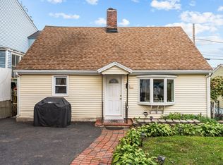 38 Cady St, Lowell, MA 01852