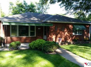 3317 N 49th St, Omaha, NE 68104