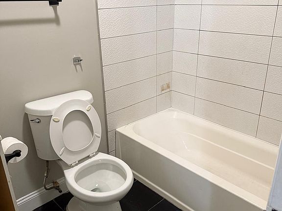 2nd image of 487 15th Ave Floor 1