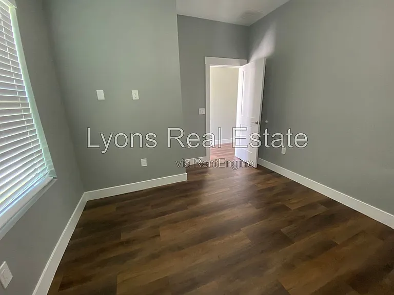 10398 Port Everglades St — Photo 7
