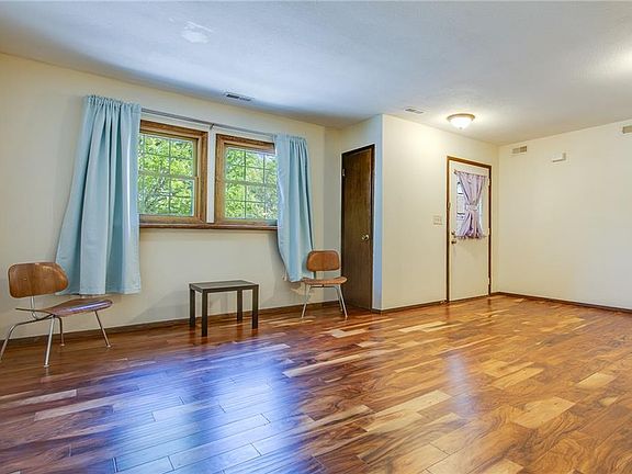 5th image of 2711 W 24th Ter