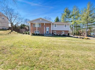 17 Dolphin Rd, New City, NY 10956