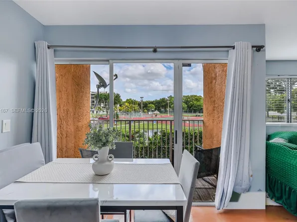 6255 Kendale Lakes Cir #218, Miami, FL 33183