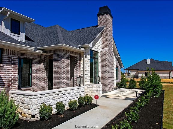3rd image of 7483 Garrison Creek Dr
